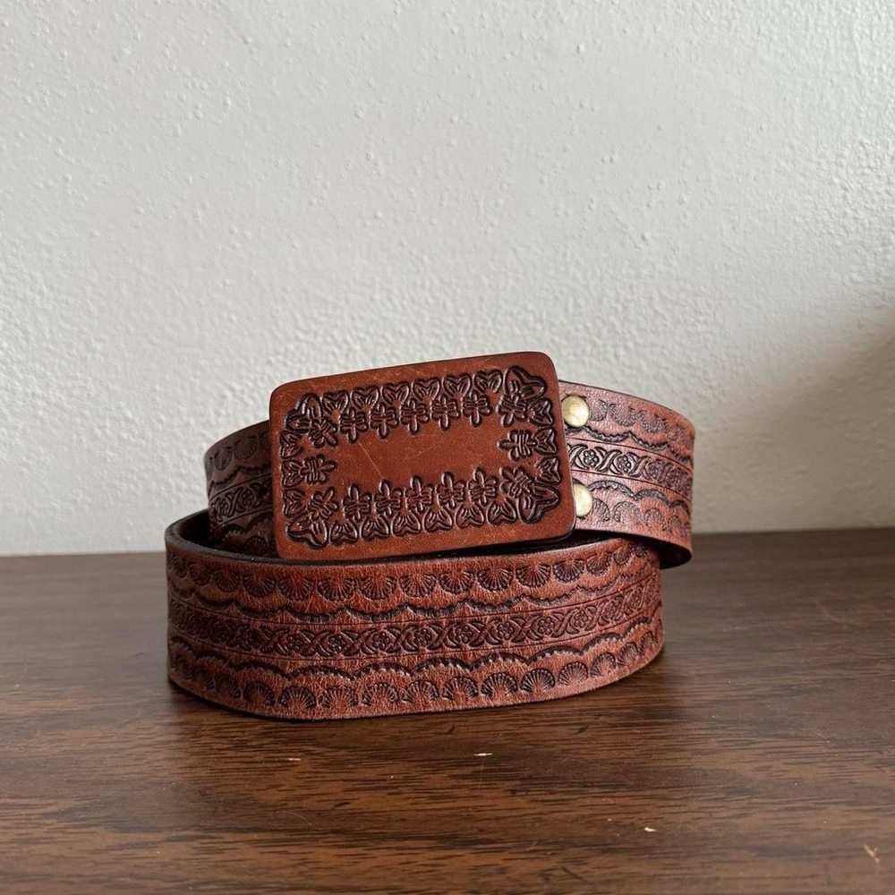 Banana Republic genuine leather tooled belt w/ leather belt buckle boho western